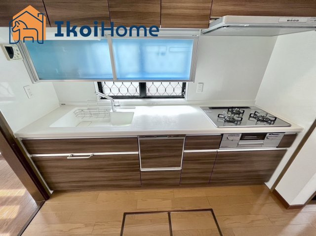 神戸市西区樫野台３丁目　中古戸建　リフォ完のキッチン|【ホームページに現地動画掲載中】●年中無休：当日予約可●食洗器付きのキッチンになります。