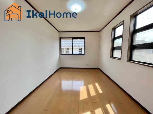 神戸市西区樫野台３丁目　中古戸建　リフォ完の子供部屋|【ホームページに現地動画掲載中】●年中無休：当日予約可●カーテン・カーテンレールが付いていません