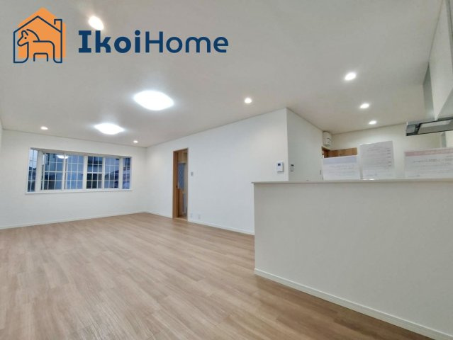 神戸市西区樫野台4丁目　中古の居間・リビング|【ホームページに現地動画掲載中】●年中無休：当日予約可●広々LDKは開放感があり、大型家具も設置可能