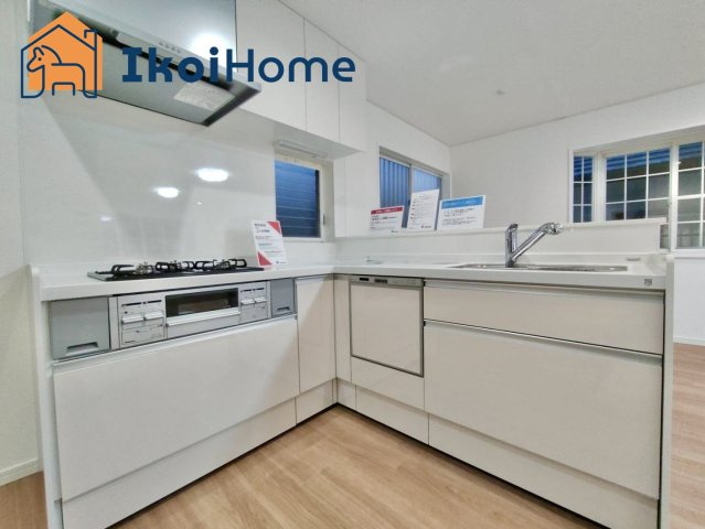 神戸市西区樫野台4丁目　中古のキッチン|【ホームページに現地動画掲載中】●年中無休：当日予約可●L字タイプのキッチンで作業はかどります。