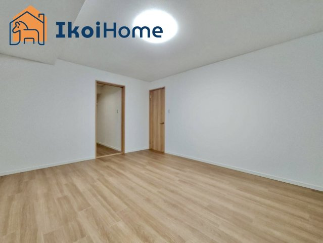 神戸市西区樫野台4丁目　中古の内装|【ホームページに現地動画掲載中】●年中無休：当日予約可●2階洋室です。各部屋収納がございます！