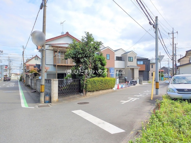 西区土屋第1期　新築戸建　リナージュ01の前面道路含む現地写真