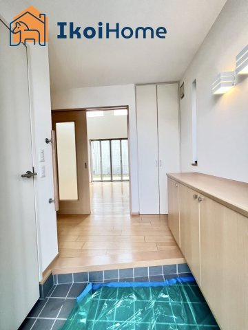 神戸市西区春日台５丁目　中古一戸建の玄関|【ホームページに現地動画掲載中】●年中無休：当日予約可●玄関には靴箱とシューズボックスがございます。