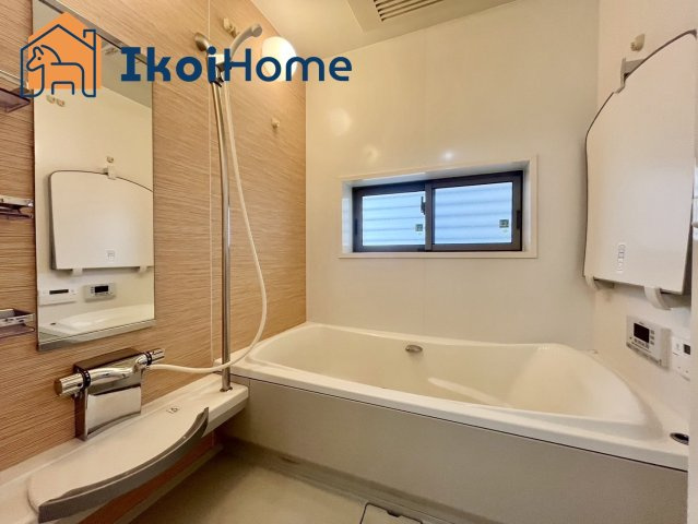 神戸市西区春日台５丁目　中古一戸建の浴室|【ホームページに現地動画掲載中】●年中無休：当日予約可●足を伸ばしてご入浴いただける広々とした浴槽♪