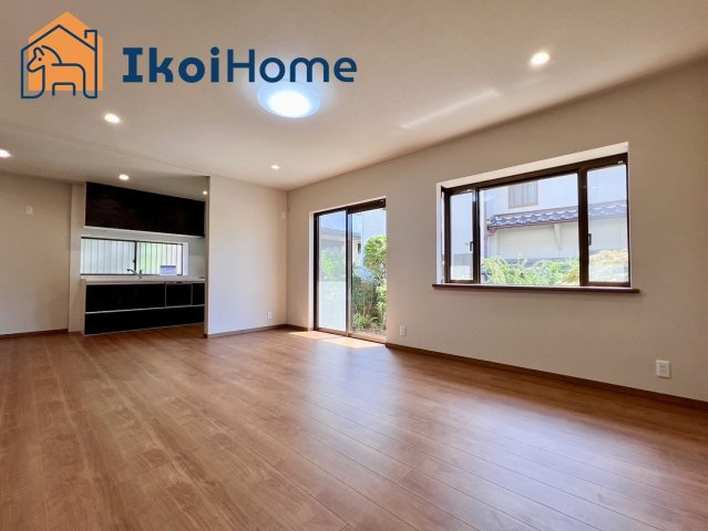 神戸市西区美賀多台５丁目　中古一戸建のキッチン|【ホームページに現地動画掲載中】●年中無休：当日予約可●空間がたっぷりのオープンキッチンです。