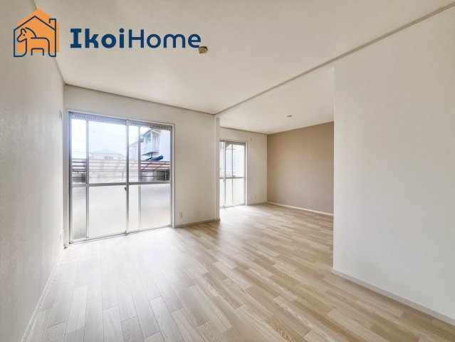 神戸市西区春日台2丁目　中古戸建の内装|【ホームページに現地動画掲載中】●年中無休：当日予約可●注意。カーテン・カーテンレール付いていません