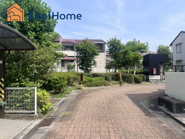 神戸市西区春日台2丁目　中古戸建の前面道路含む現地写真|【ホームページに現地動画掲載中】●年中無休：当日予約可●閑静な住宅街で安心して生活していただけます。