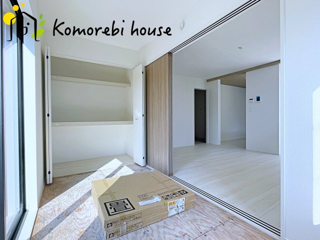 桶川市末広　6期　新築一戸建て　グラファーレ　01の和室|柔らかい畳が心地よい和室