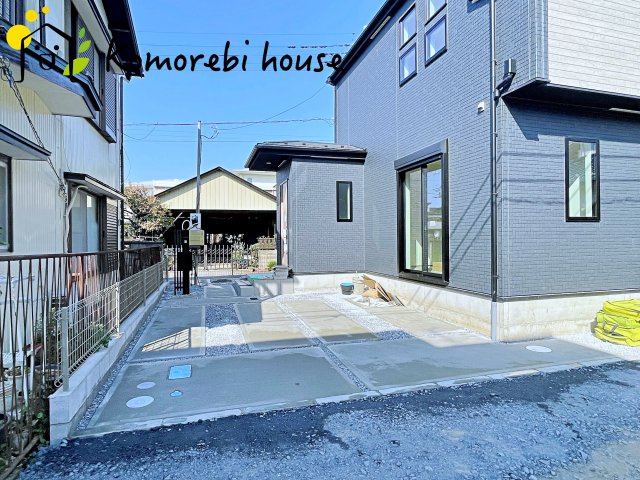 桶川市末広　6期　新築一戸建て　グラファーレ　01の駐車場|駐車場の用意があります