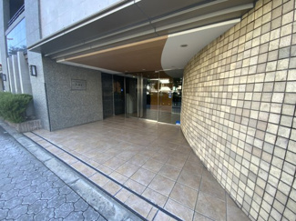 【エントランス】 | 落ち着いたエントランスです