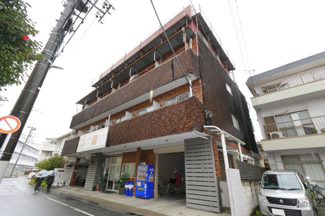 松江ロイヤルハイツの外観