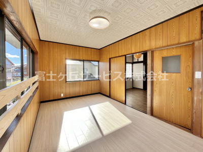 【洋室】 | 袋井市新池 中古戸建て | 明るいお部屋です