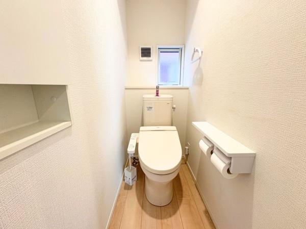 横塚1丁目　中古のトイレ|2階トイレです