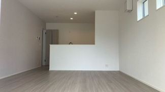 【居間・リビング】 | 藤沢市亀井野 2号棟 1期 | LDK 16帖