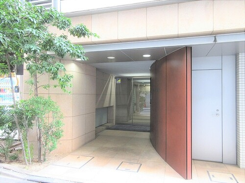 クオリア銀座やま祢ビルのエントランス|清潔なエントランスです