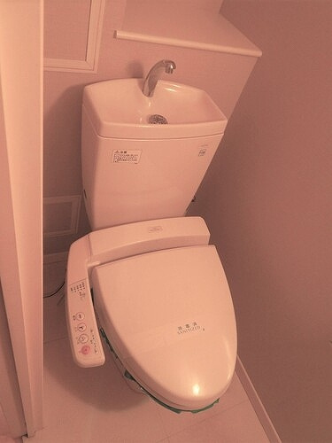 クオリア銀座やま祢ビルのトイレ|コンパクトで使いやすいトイレです