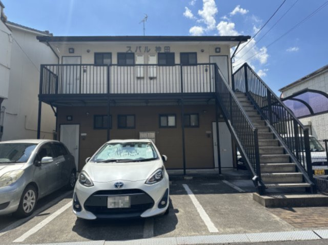 スバル神田の駐車場