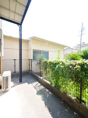 スバル神田の庭