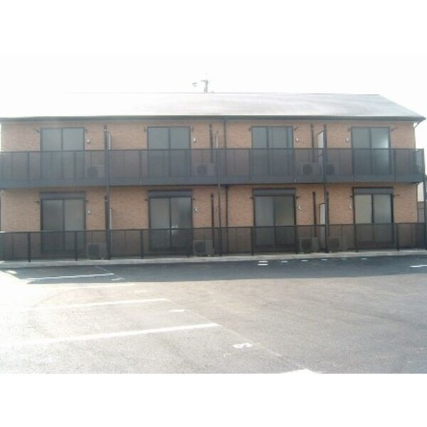 アンプルールリーブルK.M.Kの駐車場