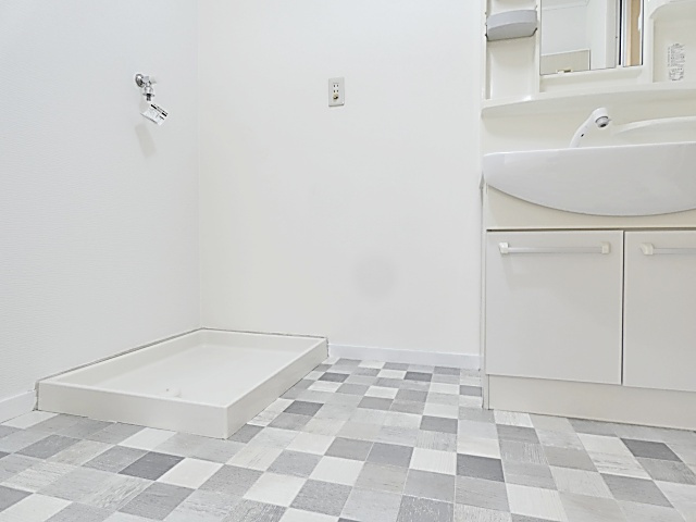 ハイツ白山の洗面所|広い洗面スペース