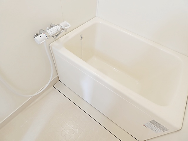 ハイツ白山の浴室|落ち着いた空間のお風呂です