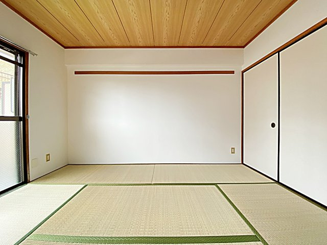 アモール高針の寝室|広くて明るい寝室