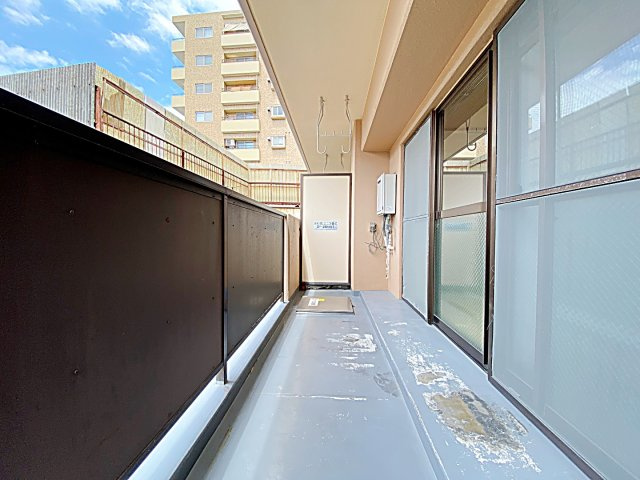 アモール高針のバルコニー|外からの目が気にならないバルコニーで洗濯物が干せます