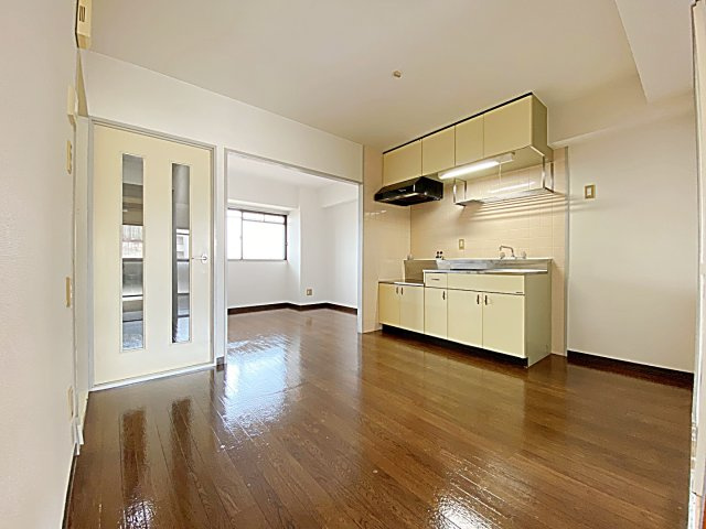 アモール高針の居間・リビング|こちらの居間で趣味の時間をお楽しみください