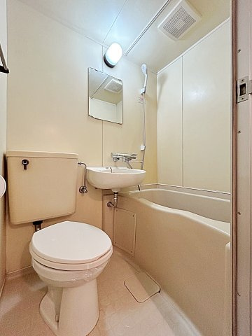 ヴァンベール本郷の浴室|落ち着いた空間のお風呂です