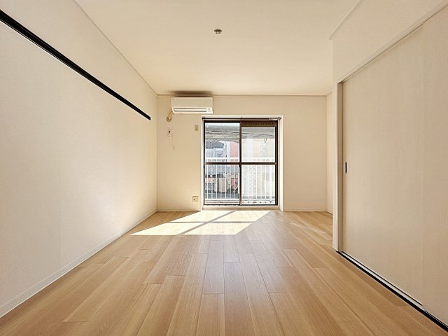 ヴァンベール本郷の洋室|使い勝手のいい洋室です