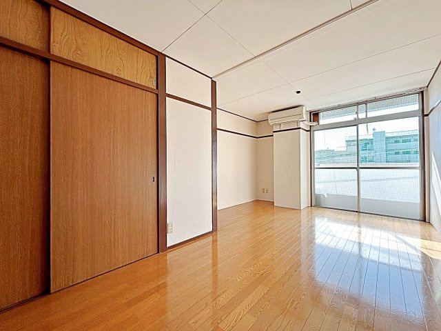 親和ビルの居間・リビング|リビングです