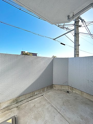 第２ブルーサンテ横地のバルコニー|外からの目が気にならないバルコニーで洗濯物が干せます