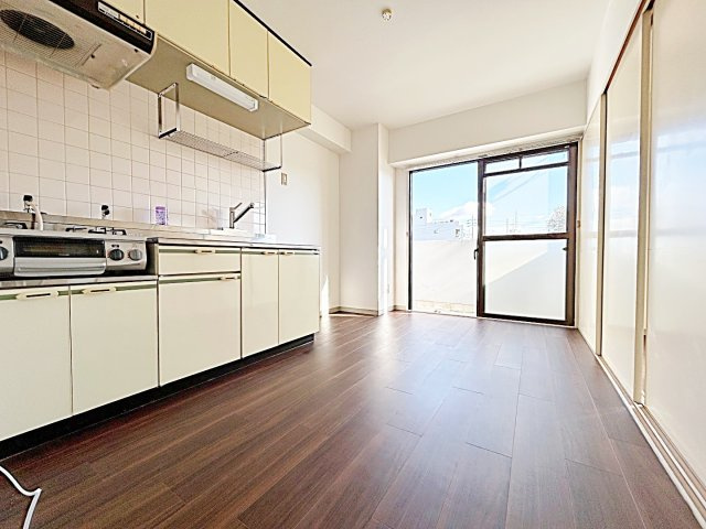 第２ブルーサンテ横地の居間・リビング|居間です