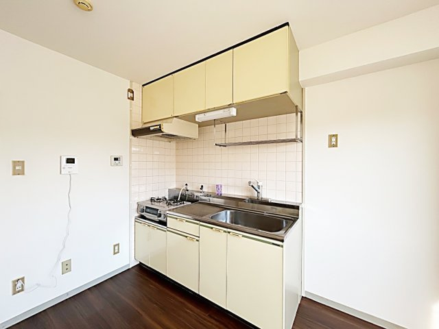 第２ブルーサンテ横地のキッチン|コンパクトなキッチンで掃除もラクラク