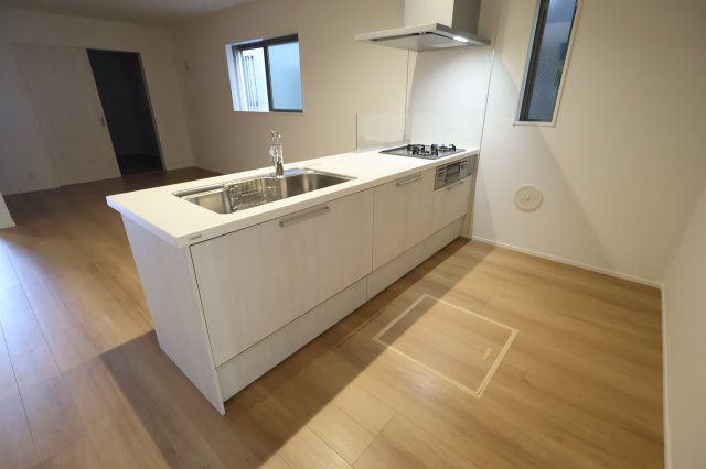 《仲介手数料無料》南区大字太田窪2610-4新築一戸建てミラスモのキッチン|撮影日 2025年11月19日 14:30 晴れ