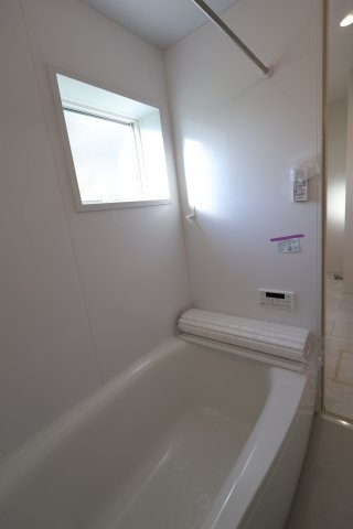 《仲介手数料無料》南区大字太田窪2610-4(2号棟)新築一戸建てミラスモの浴室|撮影日 2025年11月19日 14:30 晴れ