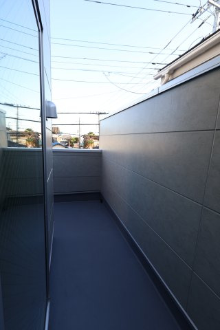《仲介手数料無料》南区大字太田窪2610-4(2号棟)新築一戸建てミラスモのバルコニー|撮影日 2025年11月19日 14:30 晴れ