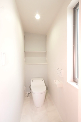 【トイレ】 | 町田市金森7丁目中古戸建て | ２箇所にトイレがございまして、こちらは２階のトイレです。