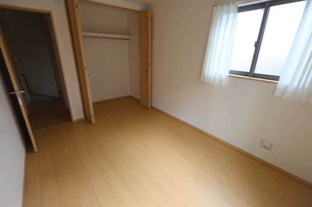 《仲介手数料無料》緑区大字三室615-1(L号棟)新築一戸建てハートフルタウンの洋室