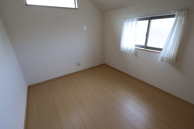 《仲介手数料無料》緑区大字三室615-1(L号棟)新築一戸建てハートフルタウンの洋室