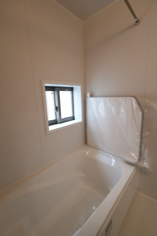 《仲介手数料無料》緑区大字三室615-1(M号棟)新築一戸建てハートフルタウンの浴室|撮影日 2025年11月11日 14:00 曇り