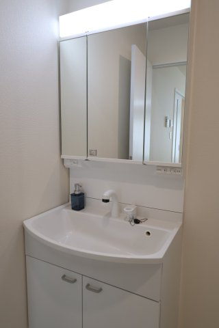 《仲介手数料無料》緑区大字三室615-1(M号棟)新築一戸建てハートフルタウンの独立洗面台|撮影日 2025年11月11日 14:00 曇り