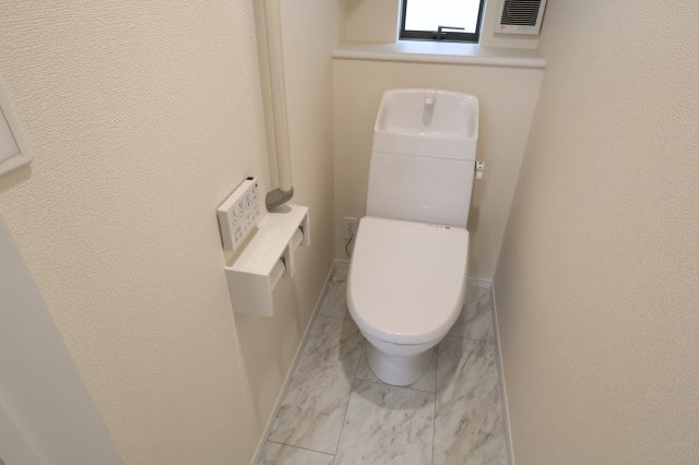 《仲介手数料無料》緑区大字三室615-1(M号棟)新築一戸建てハートフルタウンのトイレ|撮影日 2025年11月11日 14:00 曇り