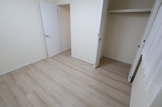 《仲介手数料無料》緑区大字三室615-1(M号棟)新築一戸建てハートフルタウンの洋室|撮影日 2025年11月11日 14:00 曇り