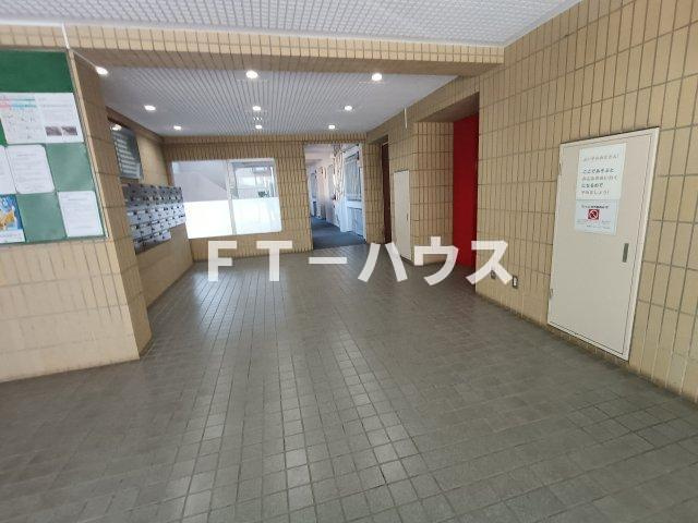 ＬＥＯ拾八番館のロビー