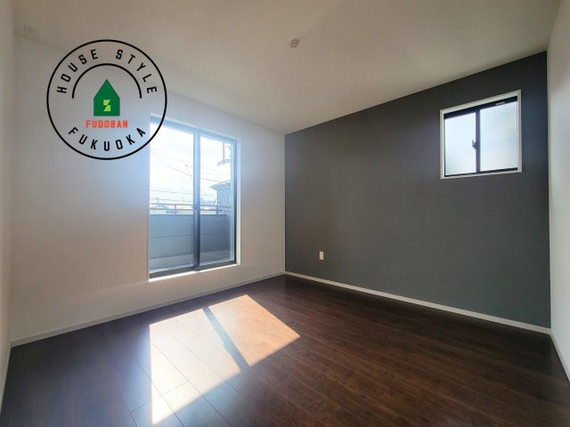 太宰府市都府楼南5丁目第1-3棟（3号棟）の寝室|主寝室には収納力に優れたクローゼットがありますので、お部屋もすっきり片付きます。