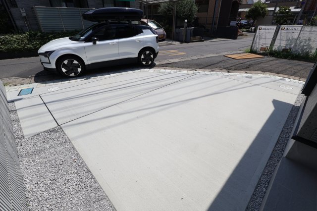 《仲介手数料無料》北区大成町４丁目549-2(全1戸)新築一戸建てブルーミングガーデンの駐車場|撮影日 2025年8月17日 10:30 晴れ