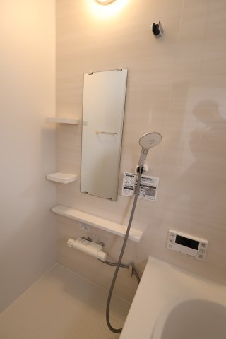 《仲介手数料無料》北区大成町４丁目549-2(全1戸)新築一戸建てブルーミングガーデンの浴室|撮影日 2025年8月17日 10:30 晴れ