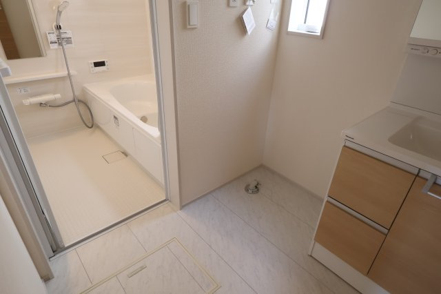 《仲介手数料無料》北区大成町４丁目549-2(全1戸)新築一戸建てブルーミングガーデンのランドリースペース|撮影日 2025年8月17日 10:30 晴れ