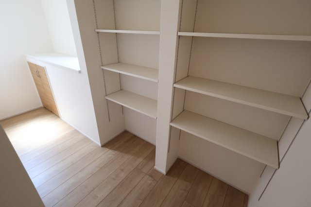 《仲介手数料無料》北区大成町４丁目549-2(全1戸)新築一戸建てブルーミングガーデンの収納|撮影日 2025年8月17日 10:30 晴れ